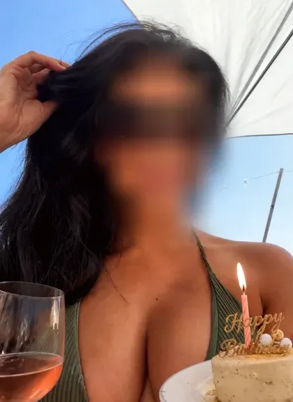 Aylin, 40