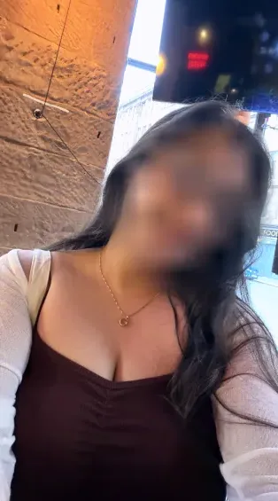 Bernadette, 24