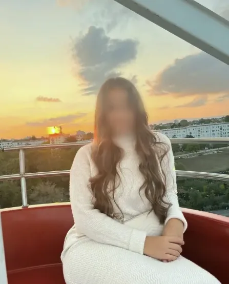 Corinna, 19