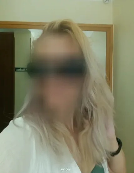 Ivana, 39