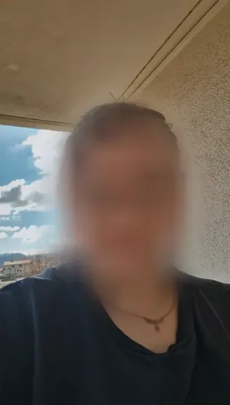 Kathrin, 24