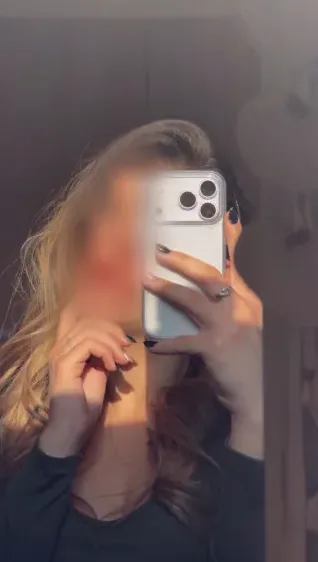 Katrin, 20