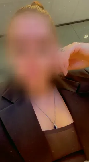 Larissa, 32