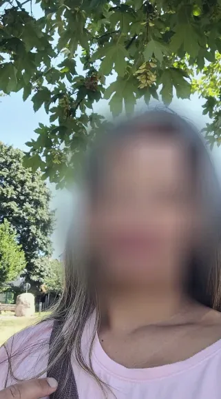 Lilly, 39