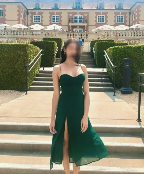Martina, 32