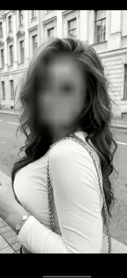 Nicole, 29