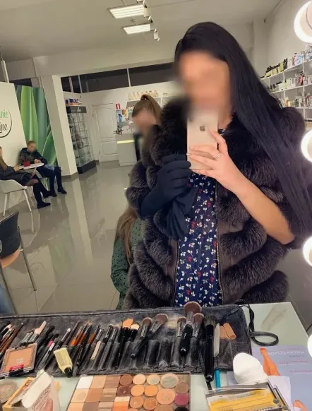 Nicole, 39
