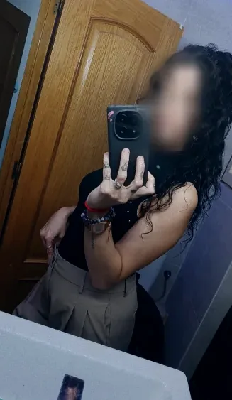 Sarah, 34
