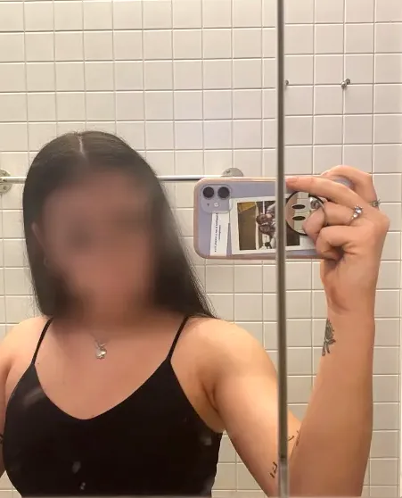 Sina, 26