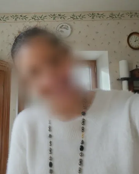 Sina, 37