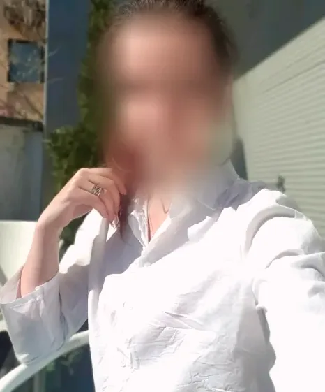 Sophie, 32