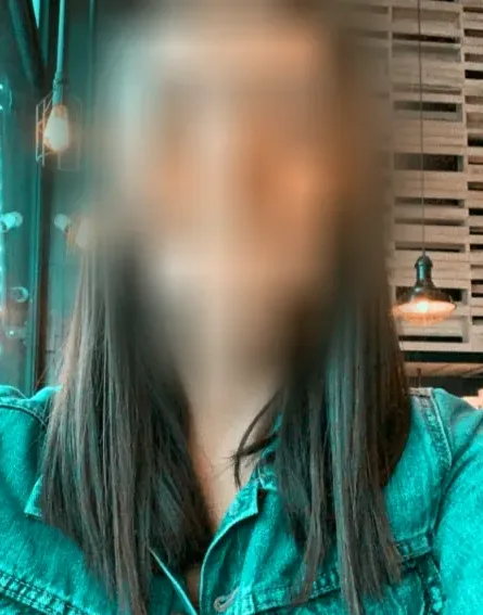 Valentina, 24