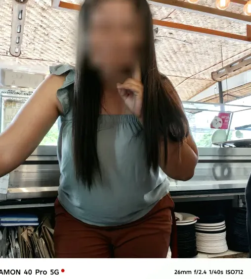 Vanessa, 33
