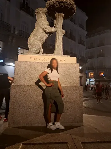 Viktoria, 34